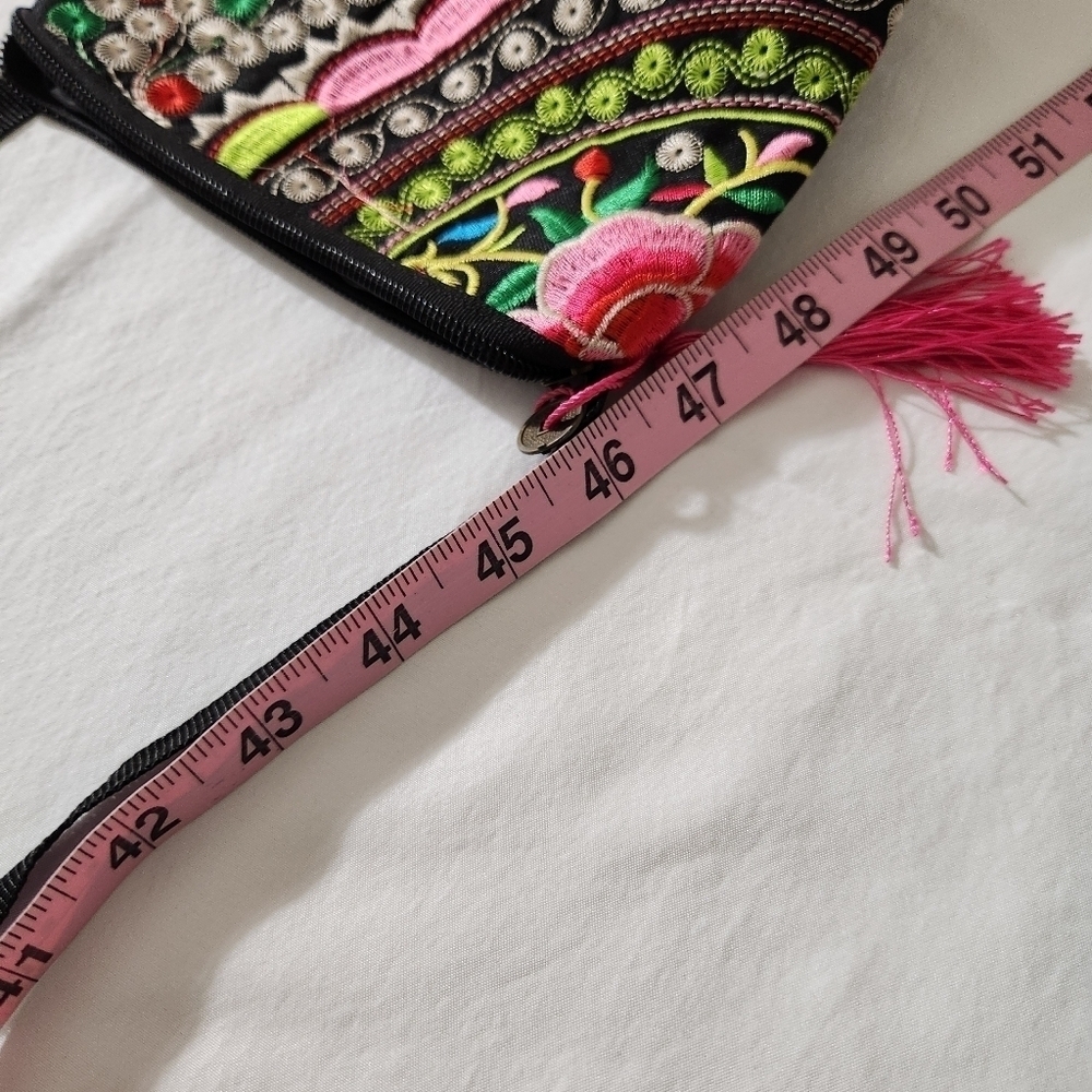Women's Detail Floral Embroidered Black Small Crossbody Shoulder Bag Lightweight - Picture 15 of 16